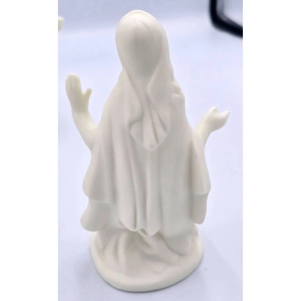 Vintage Nativity Scene Figurines Set Matte Ivory Ceramic 7 Piece 1980's Taiwan‎